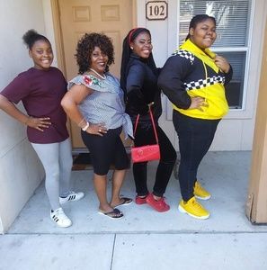 Meet your Posher, Gale